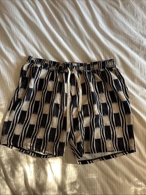 Patterned Black and Cream Men's Knit Shorts - MASSIVE LUXURY
